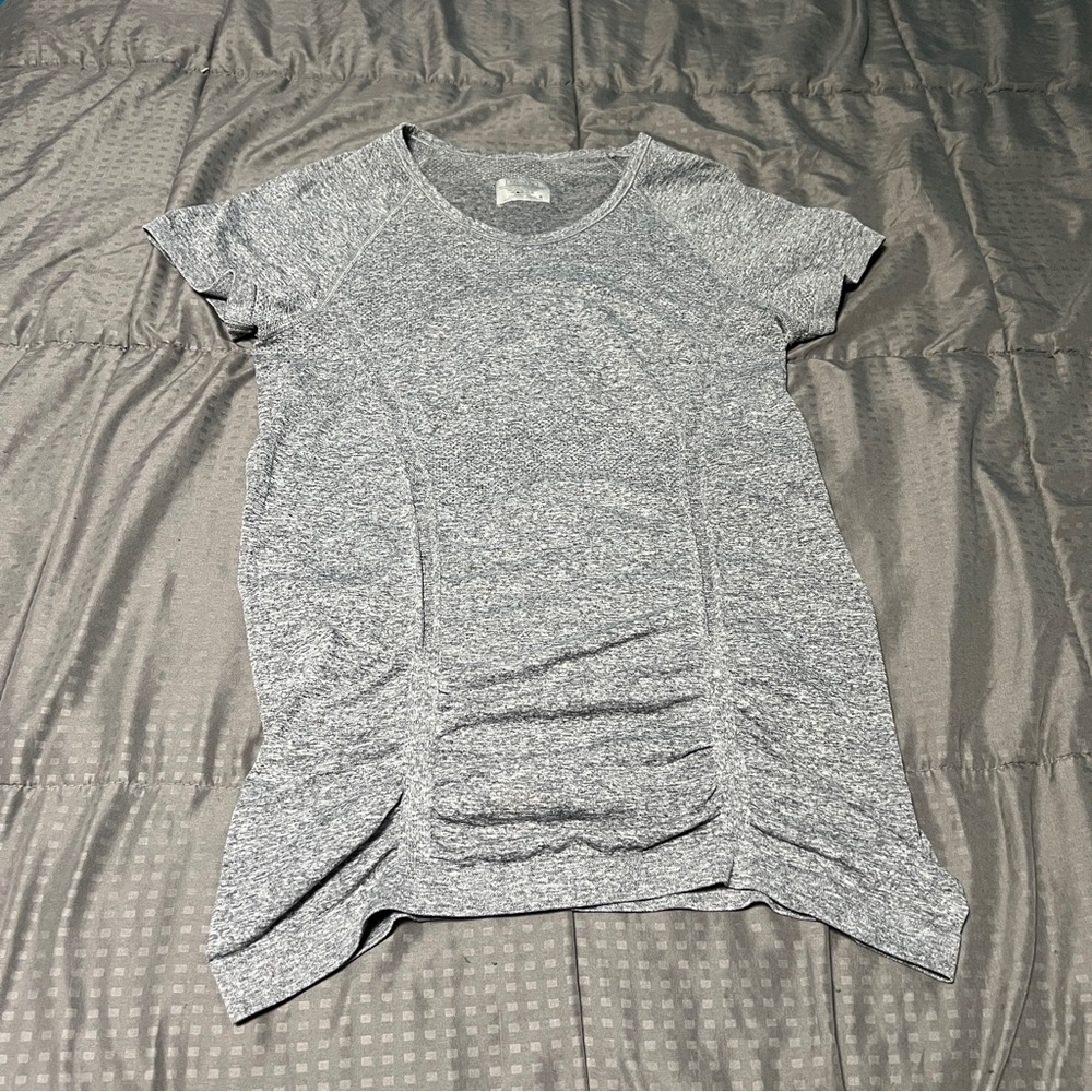 athleta gray long Style Short Sleeve Women's shirt Size Small